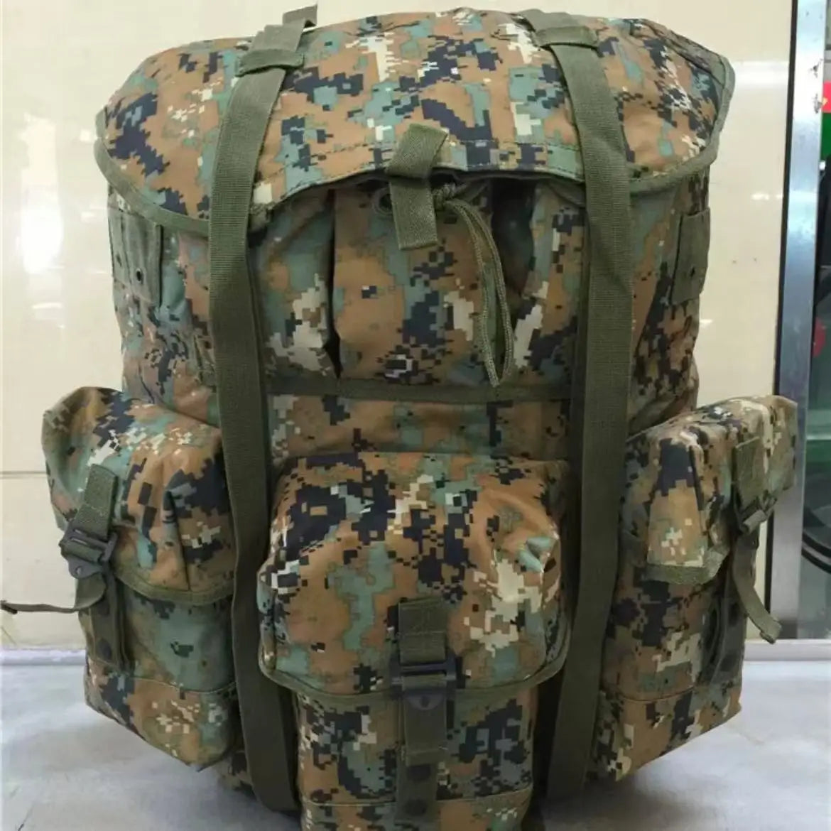 Hiking Backpack Breathability Lightweight High Capacity Waterproof Backpack