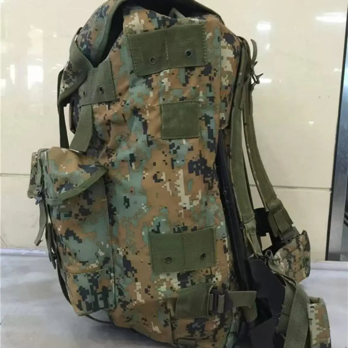 Hiking Backpack Breathability Lightweight High Capacity Waterproof Backpack