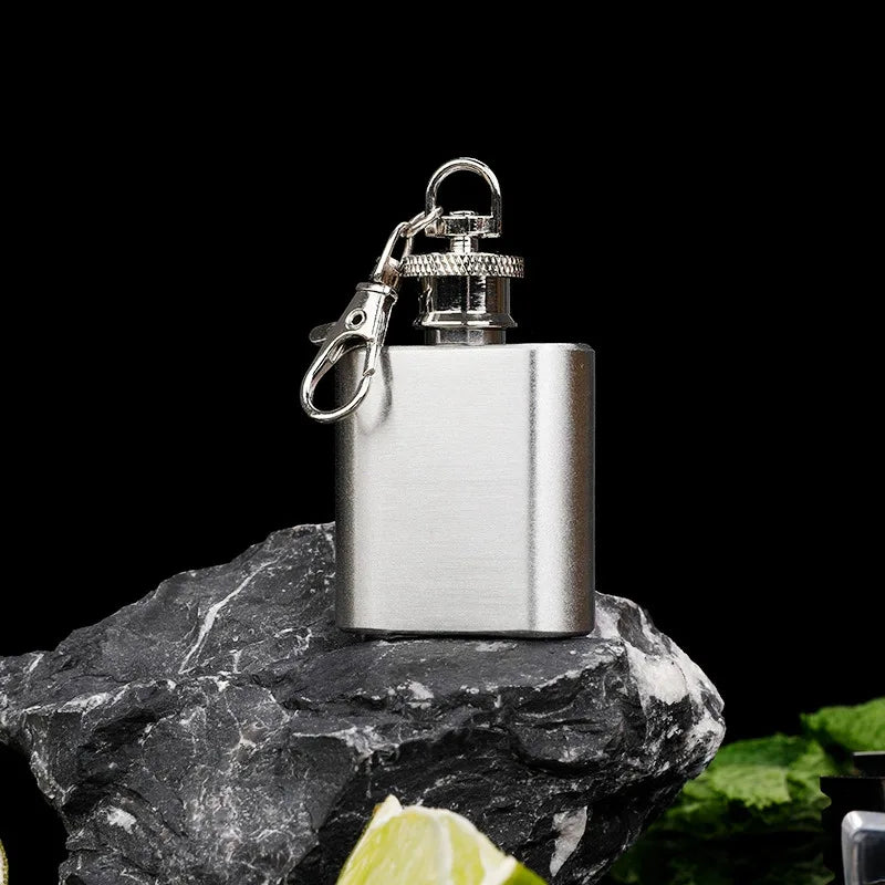 1 oz 2 oz Whiskey Mini Bottle Key Chain Stainless Steel liquor Flask Screw Cap Portable Outdoor Travel Camping Wine Set