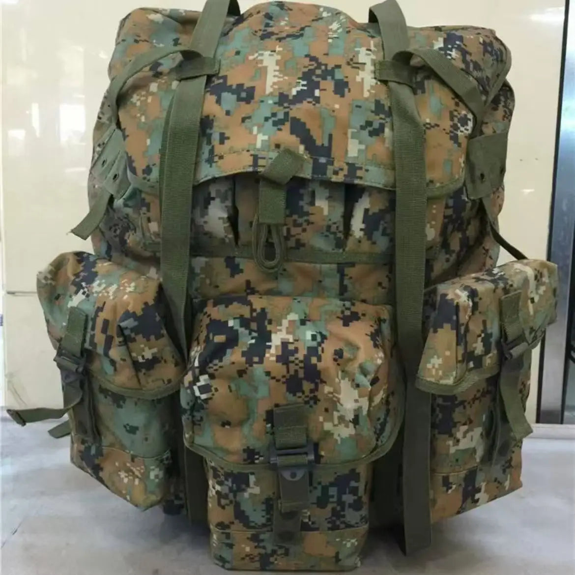 Hiking Backpack Breathability Lightweight High Capacity Waterproof Backpack