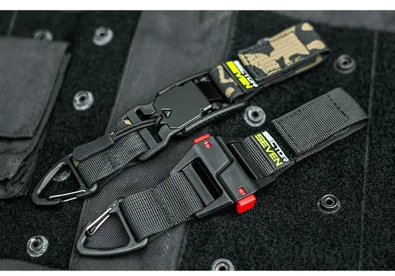 Tactical Multipurpose Triangle Quick Detachment Buckle Belt Quick Hanging Single Hook Survival Keychain EDC Quick Release Buckle